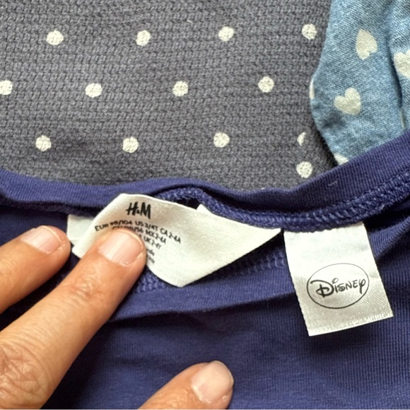 Girls Tops Clothing Lot Size 3T-4T - H&M, Carter’s, Uniqlo, Disney - Picture 6 of 9